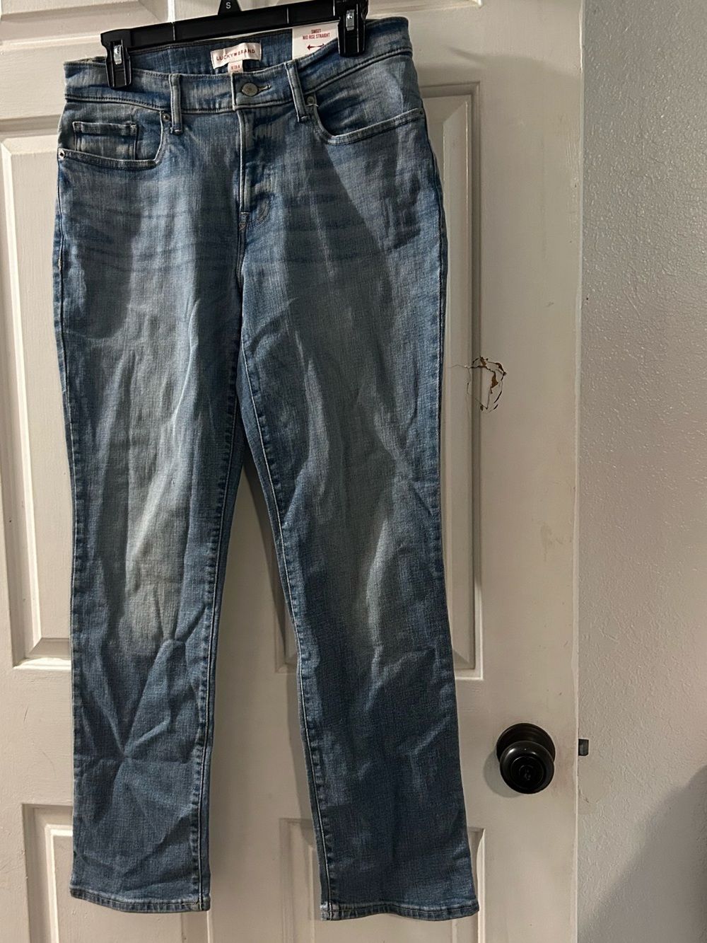 Lucky Brand Straight Leg Jeans in Light Blue Wash